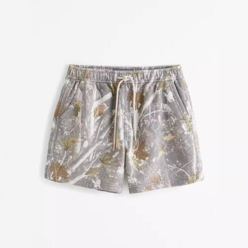 Camouflage Maple Leaf Print Shorts CuteOversized Pattern Shorts Y2K Back-to-school shorts