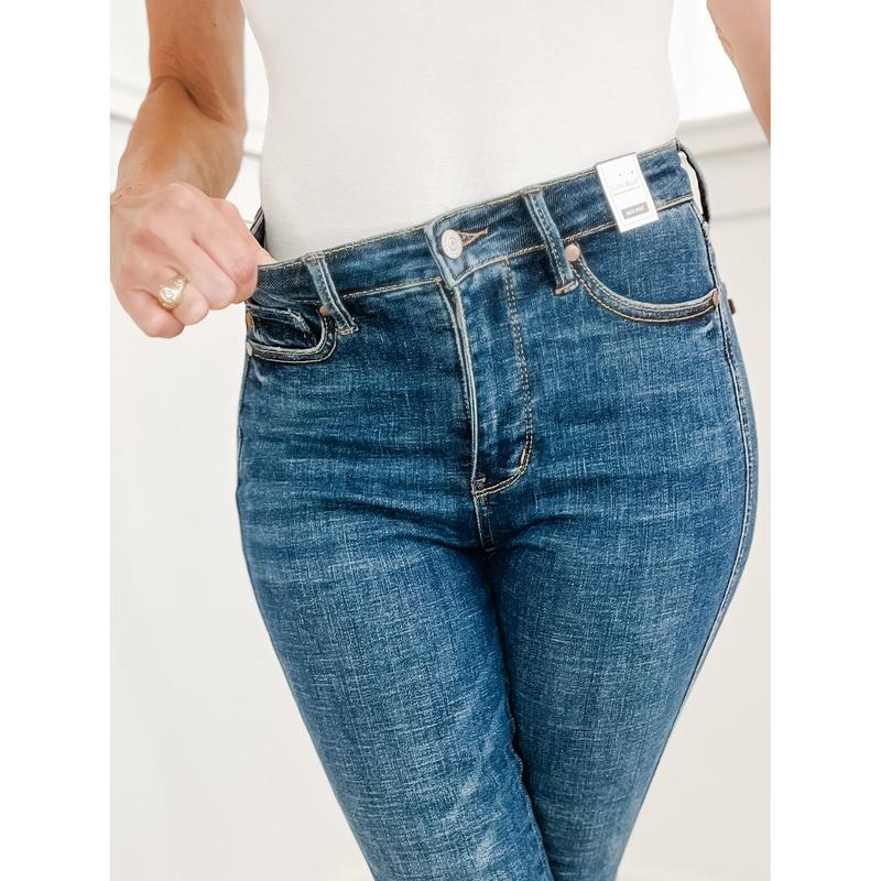 Judy Blue CRY PRETTY Mid-Rise Tummy Control Skinny Jeans