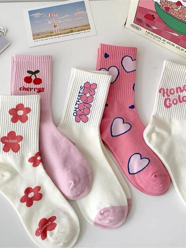 Women's 5 Pairs Floral & Heart Print Crew Socks, Cute Casual Moisture Wicking Socks, Soft Comfy Breathable Socks for All Seasons Daily Wear