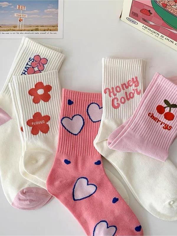 Women's 5 Pairs Floral & Heart Print Crew Socks, Cute Casual Moisture Wicking Socks, Soft Comfy Breathable Socks for All Seasons Daily Wear