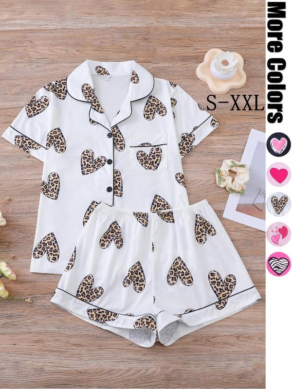 Two-Piece Set Women's All Over Heart Print Lapel Neck Pajama, Casual Comfy Short Sleeve Button Up Top & Elastic Waist Shorts PJ Set, Ladies Sleepwear for All Seasons