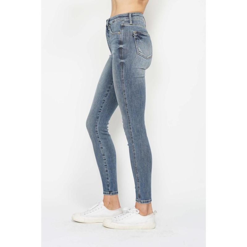 Judy Blue Full Size Tummy Control Contrast Wash Skinny Jeans