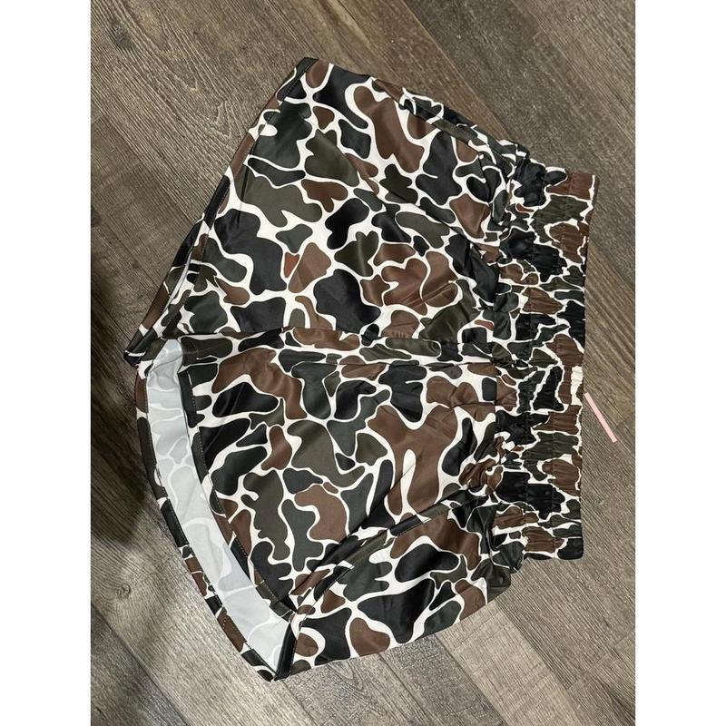 Viral Women’s Camo Shorts