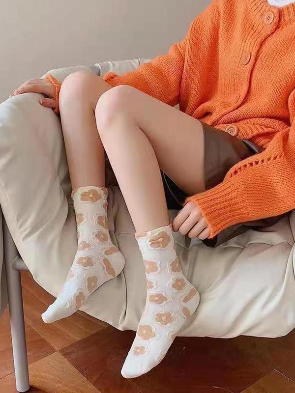 Women's 5 Pairs Floral Embossed Crew Socks, Fashionable Casual Cozy Breathable Socks for Daily Wear, Women Socks for All Seasons