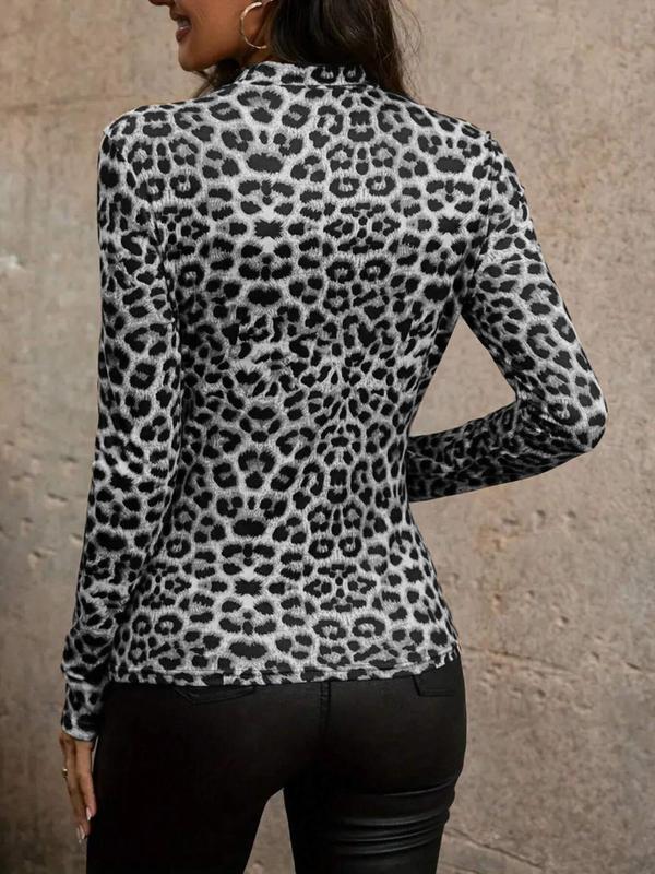 Women's Leopard Print Cut Out Mock Neck Skinny Tee, Fashion Casual Long Sleeve T-shirt for Daily Outdoor Wear, Ladies Clothes for All Seasons