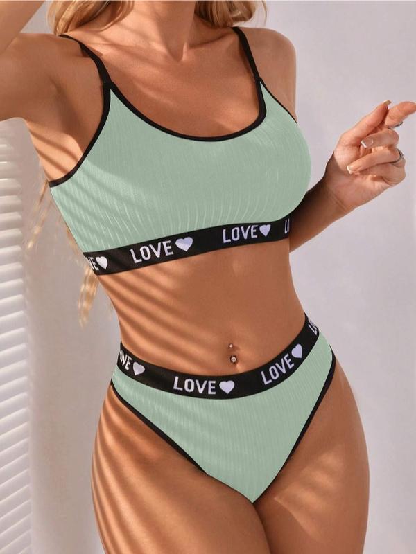 EasyFave Yoga Women's Letter & Heart Print Bra and Underwear Set with Weave Detailing – Comfortable and Stylish Lingerie Set for Sports