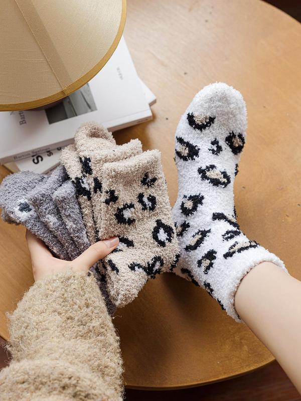 Women's Leopard Print Fuzzy Crew Socks, Casual Soft Comfy Floor Socks for Fall & Winter, Women's Socks for Daily Wear