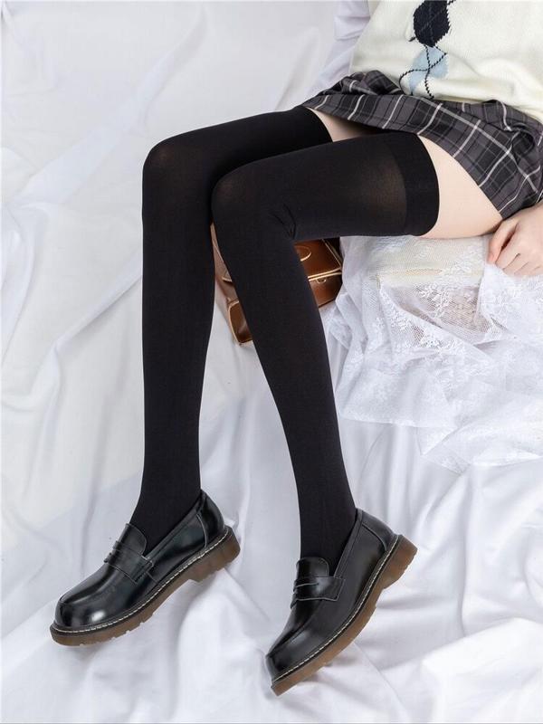 Women's 1 Pair Preppy Style Solid Over The Knee Socks, Fashionable Comfy Breathable Socks For Daily Wear, Ladies Socks For All Seasons