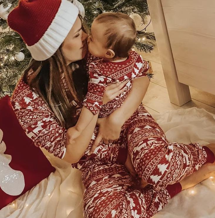 Mommy and Me Clothes 2024 New Christmas Pajamas Set for Family Soft Cute Sleepwear Adults Kids 2 Pieces Suit Xmas Look Outfits family costume